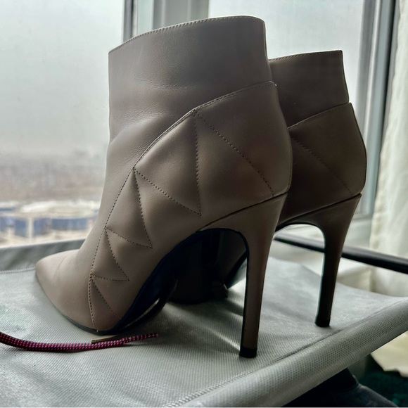 Free 📦 Rudsak leather heeled booties - Picture 4 of 7